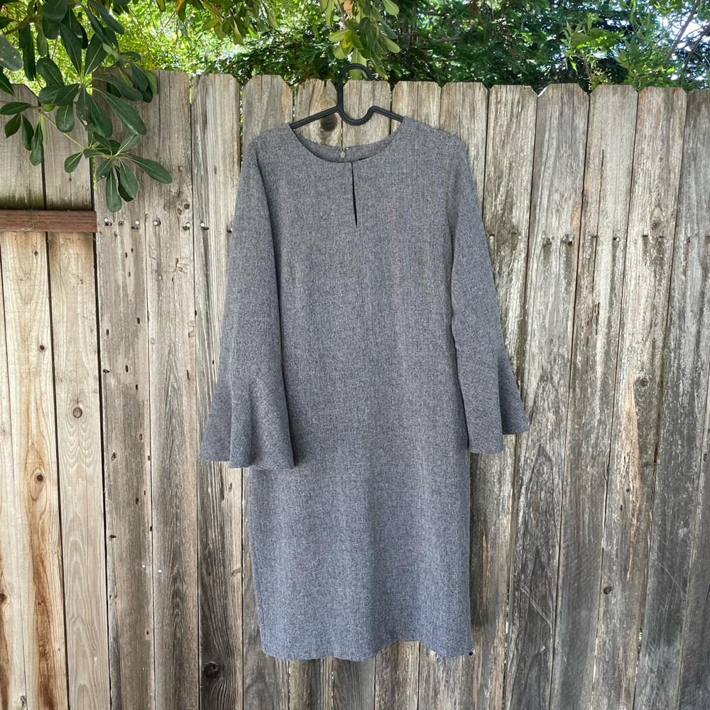 Ann Taylor Gray Business Dress - 3/4 Length Bell Sleeve - size 10